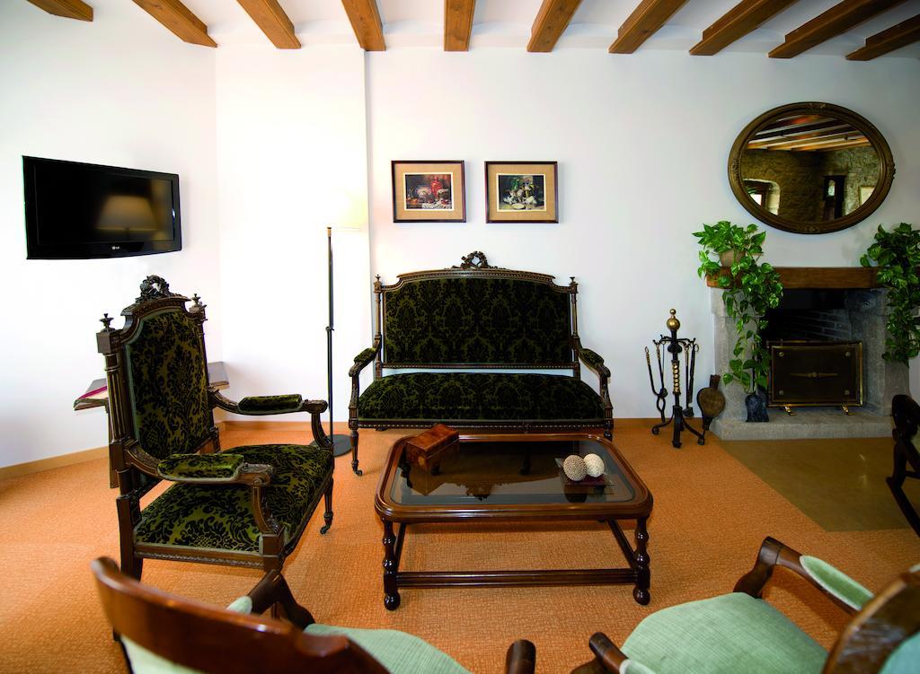 Hostal Palouet De Segarra ภายนอก รูปภาพ