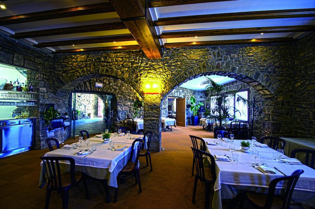 Hostal Palouet De Segarra ภายนอก รูปภาพ