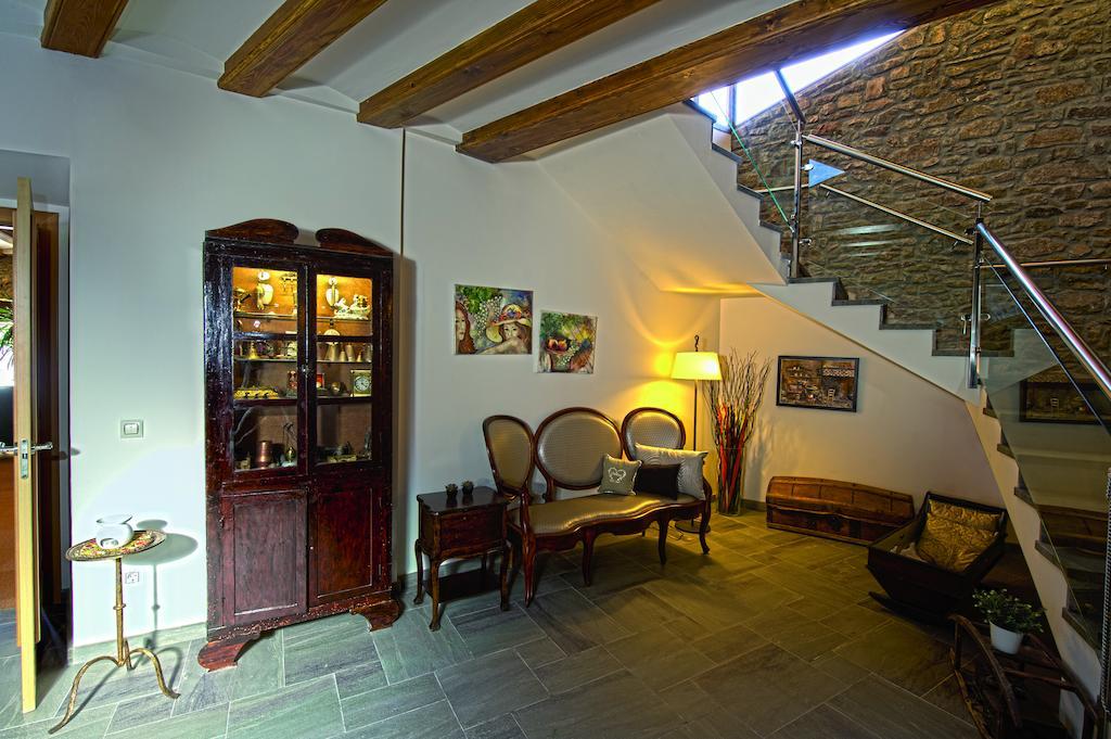 Hostal Palouet De Segarra ภายนอก รูปภาพ