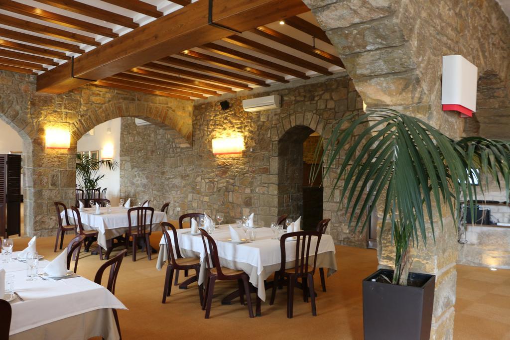 Hostal Palouet De Segarra ภายนอก รูปภาพ