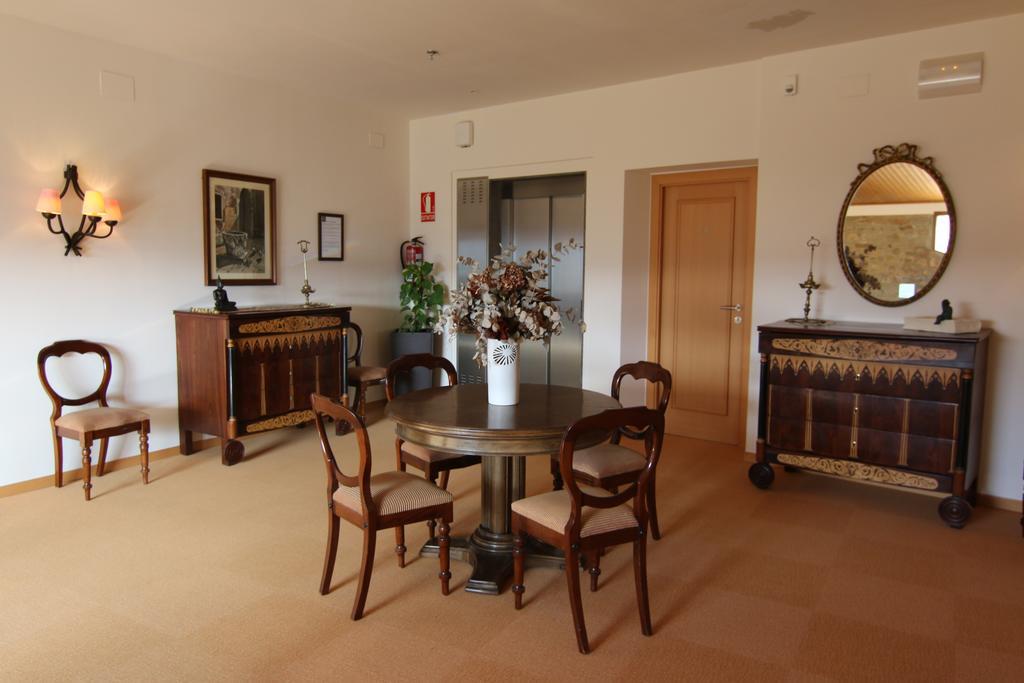 Hostal Palouet De Segarra ภายนอก รูปภาพ