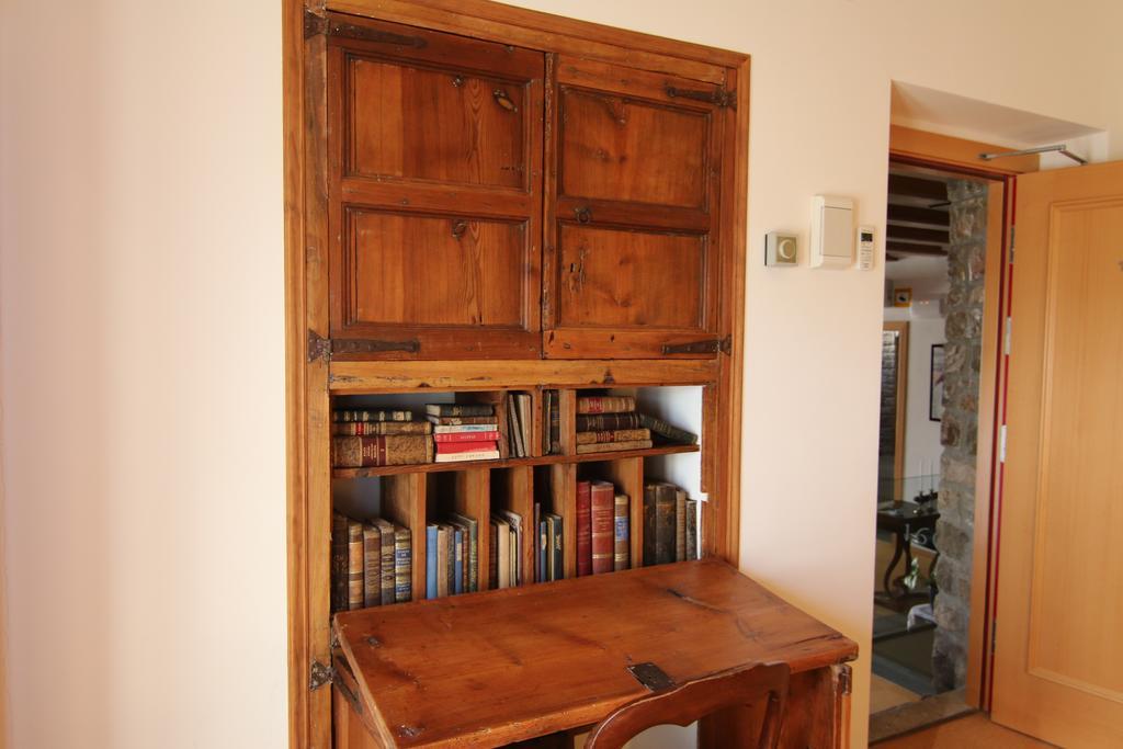 Hostal Palouet De Segarra ภายนอก รูปภาพ